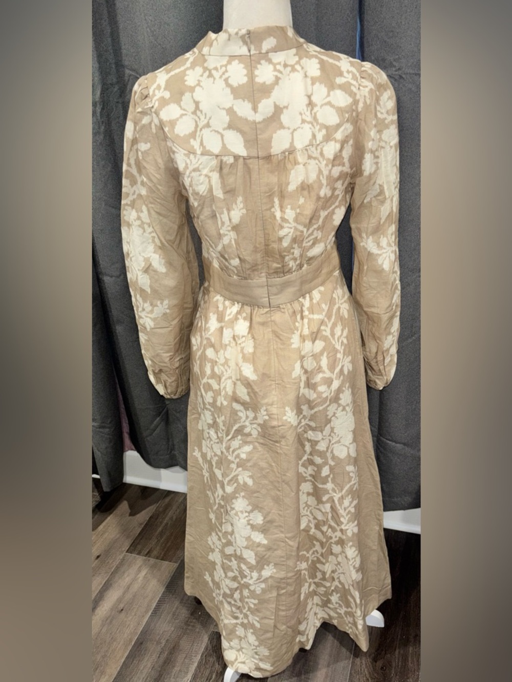 NWT Tuckernuck Sand Floral Stripe Serena Dress Small Beige White Midi Resort - Picture 7 of 11
